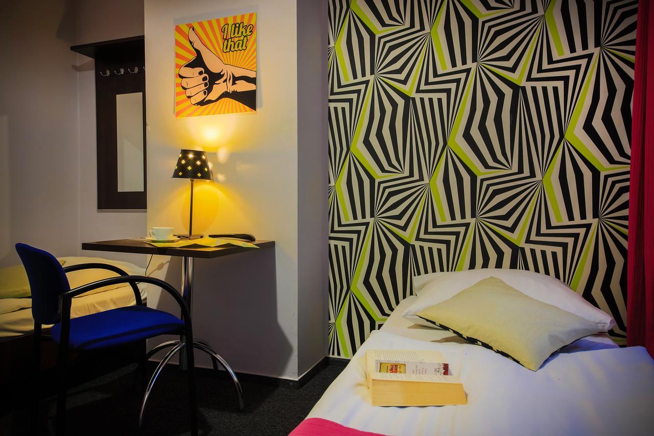 Glow Hostel Wroclaw Bagian luar foto