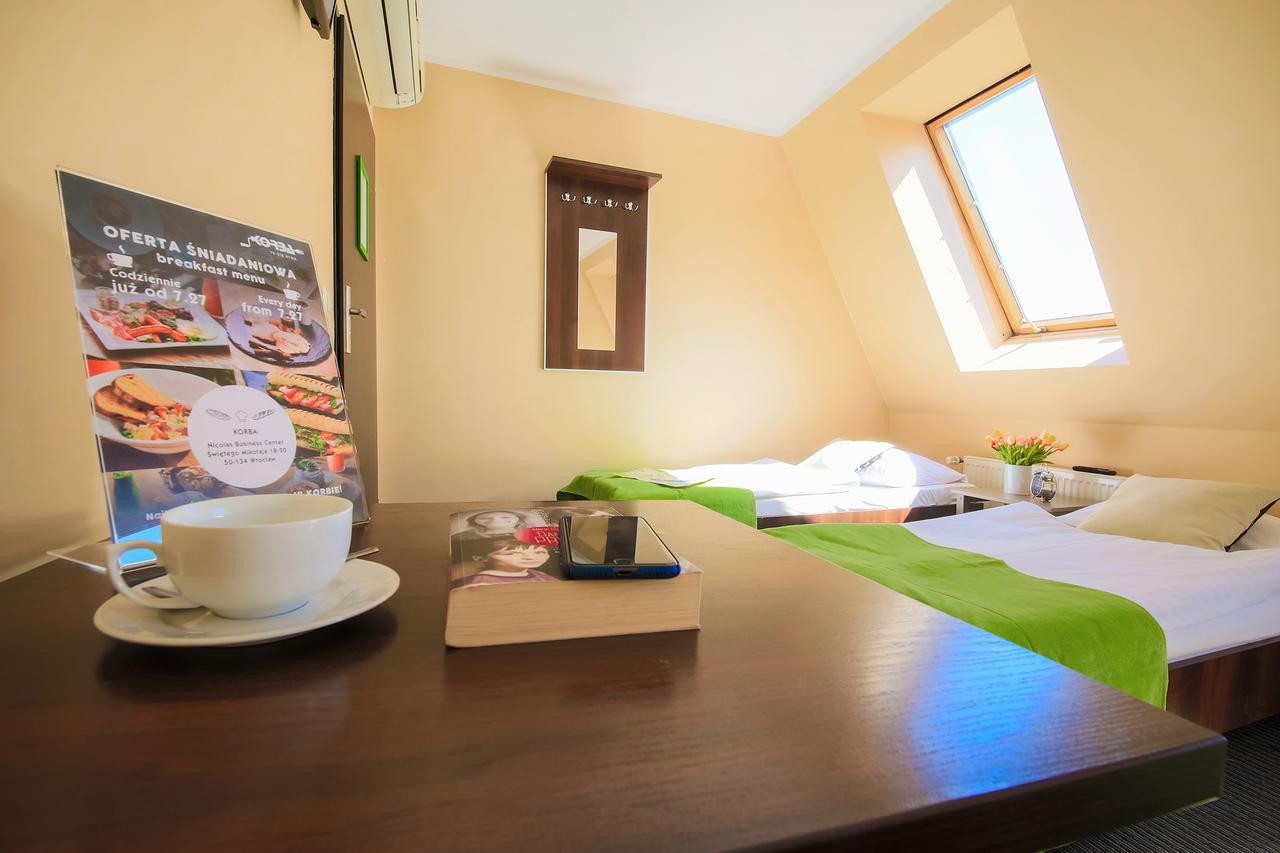 Glow Hostel Wroclaw Bagian luar foto