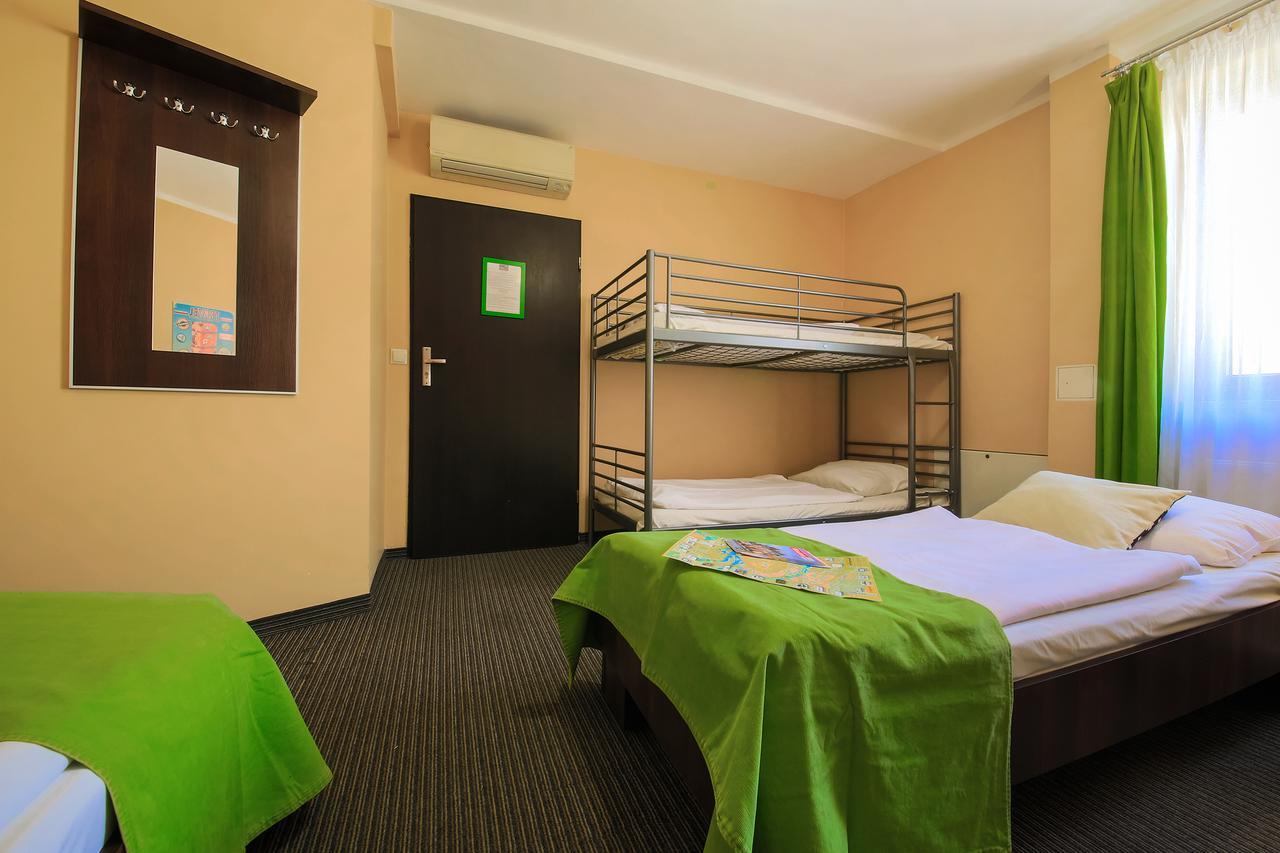 Glow Hostel Wroclaw Bagian luar foto