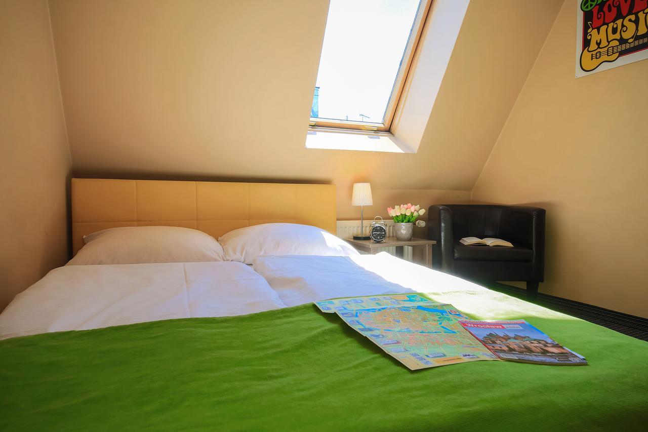 Glow Hostel Wroclaw Bagian luar foto