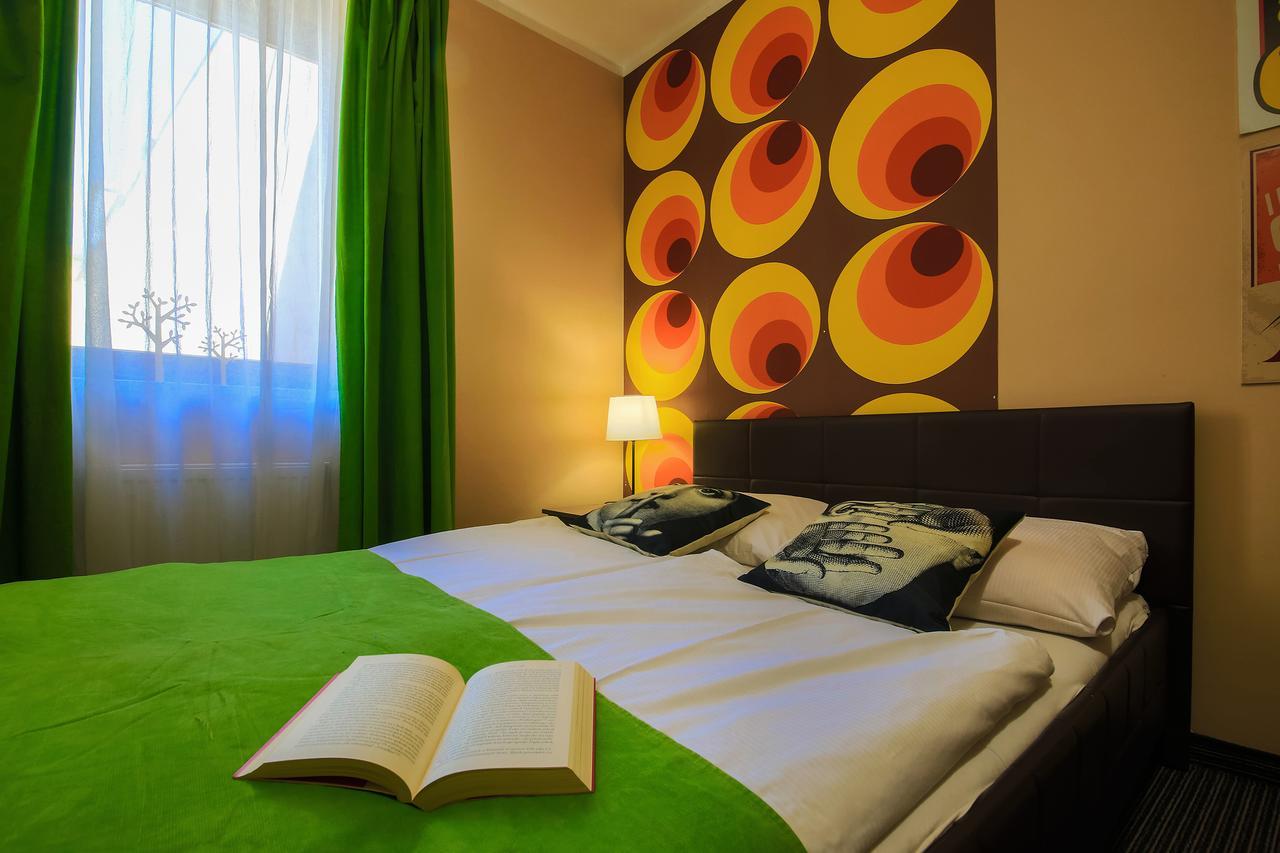 Glow Hostel Wroclaw Bagian luar foto