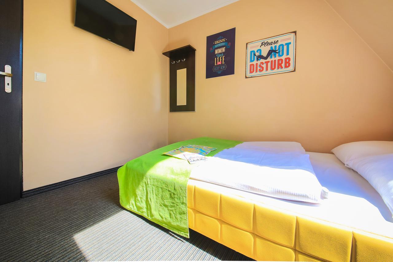 Glow Hostel Wroclaw Bagian luar foto