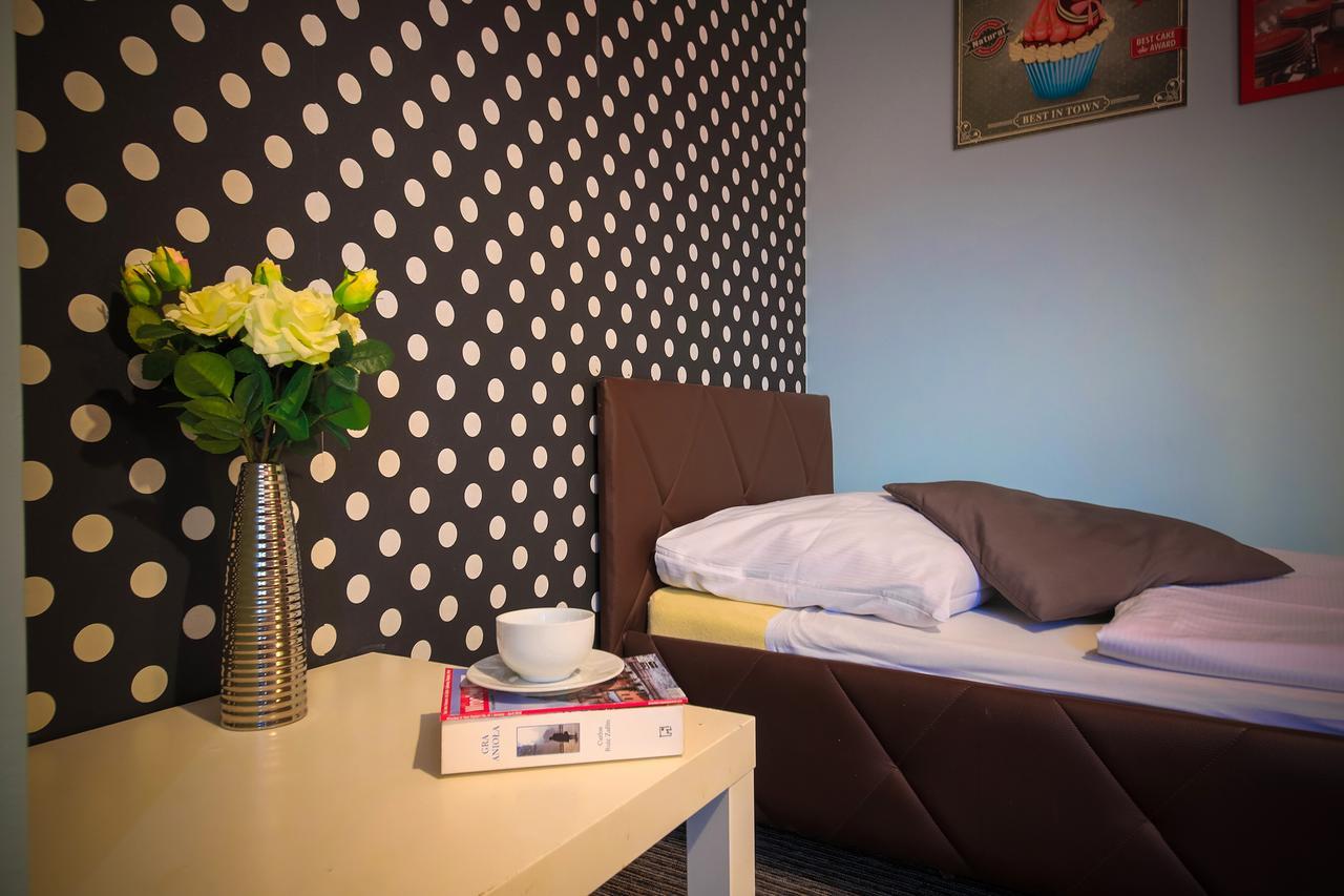 Glow Hostel Wroclaw Bagian luar foto