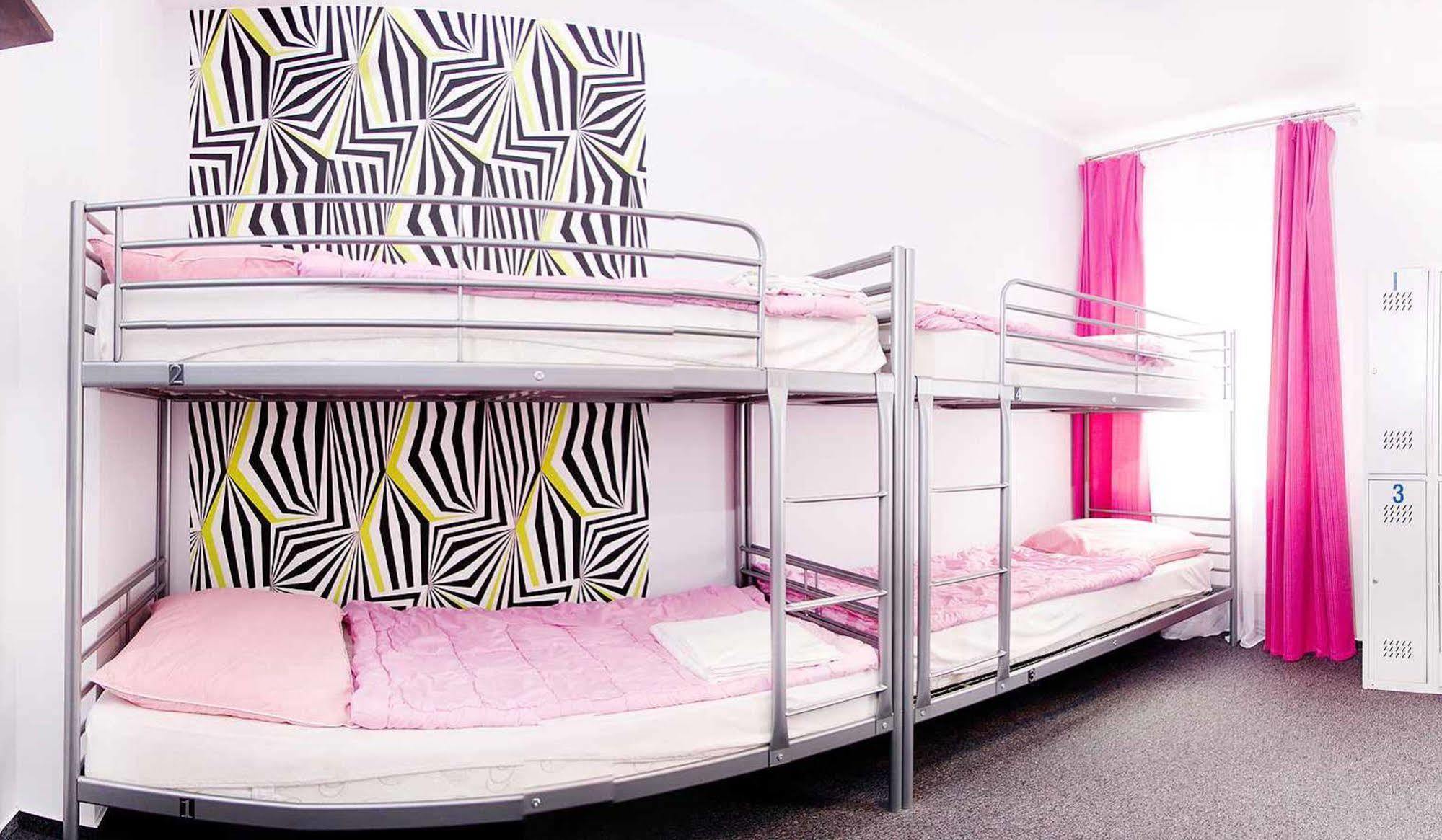 Glow Hostel Wroclaw Bagian luar foto